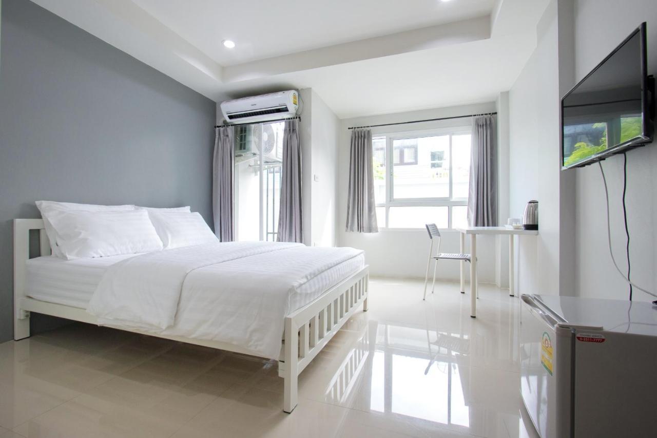 Nw Apartment Lasalle 59 Bangkok Luaran gambar